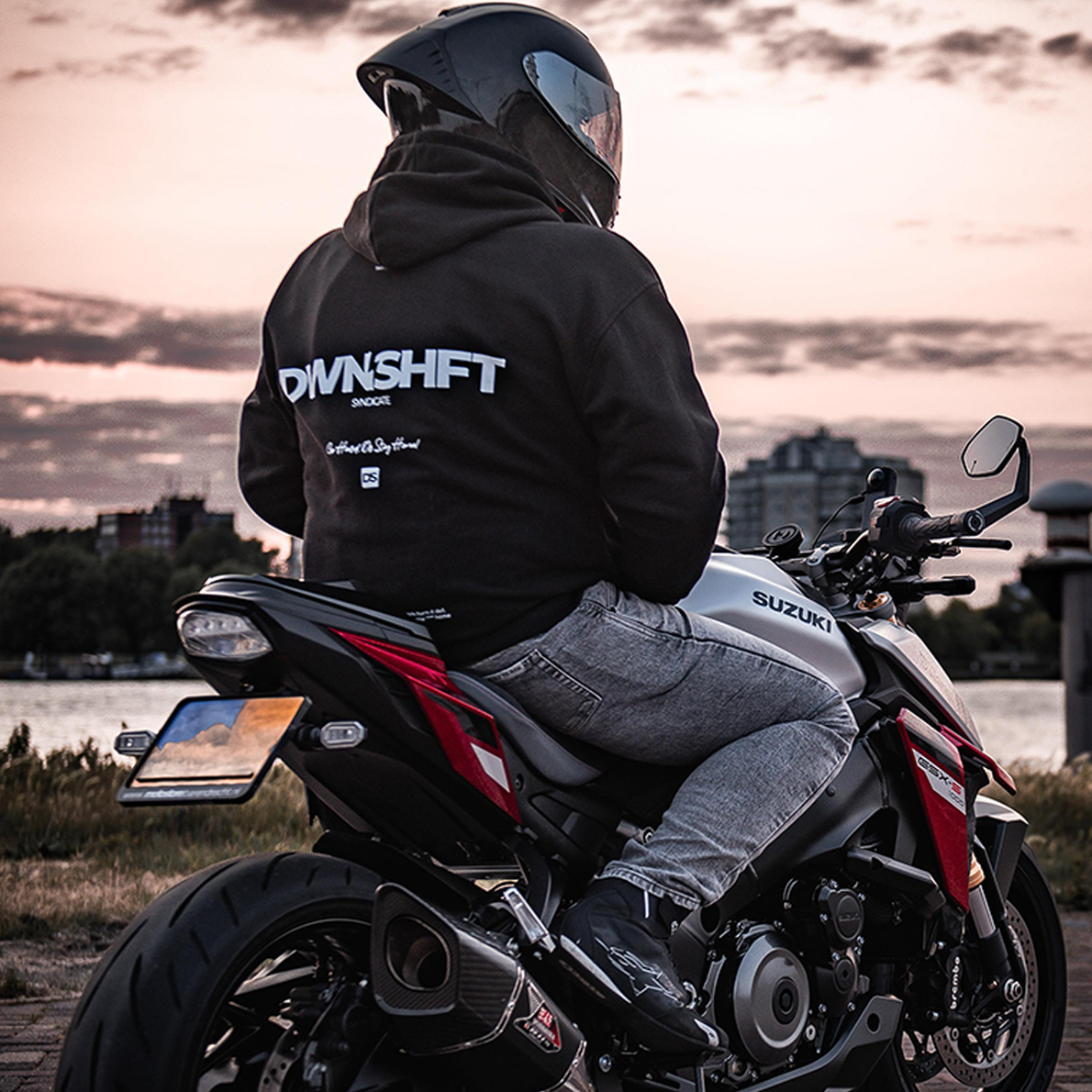 OVERSIZED ZIPPER - BLACK